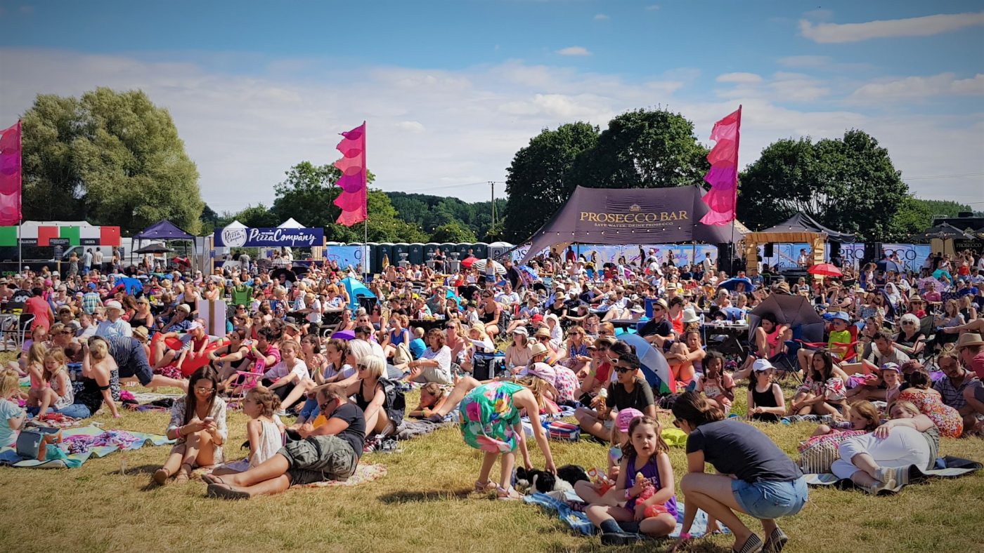 On a sunny Oxfordshire weekend, a brand new event came to a sleepy riverside town called Abingdon. Prosecco in the Park, a film and fizz festival debuted last weekend and despite some British summertime rain on Friday the crowds still flowed in.